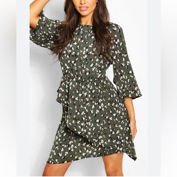 NWT Boohoo Green Leopard Woven Ruffle Detail Skater Mini Dress Size 6 - Picture 1 of 7